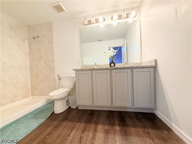 1010 NE 1st AVE, Cape Coral, FL 33909