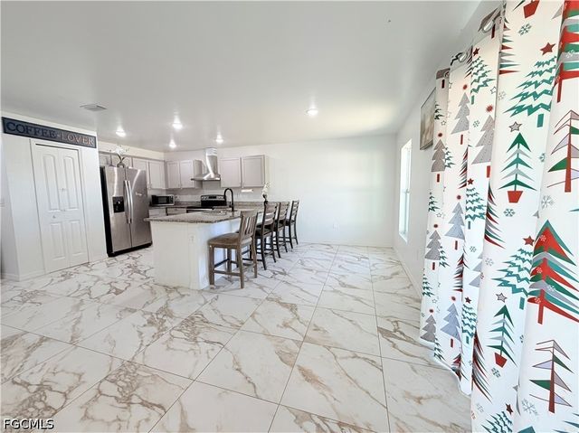 1010 NE 1st AVE, Cape Coral, FL 33909