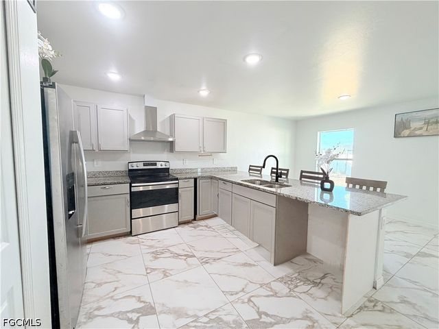 1010 NE 1st AVE, Cape Coral, FL 33909