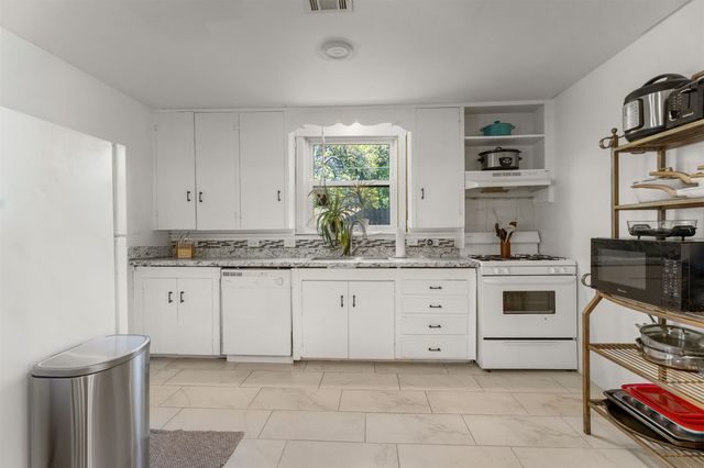 912 S Ash Avenue, Broken Arrow, OK 74012