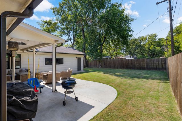 912 S Ash Avenue, Broken Arrow, OK 74012