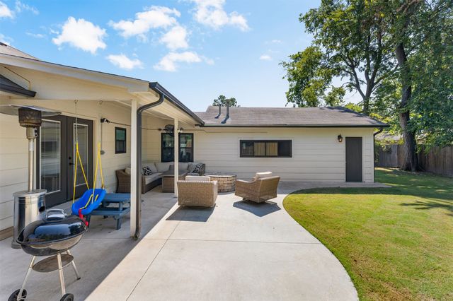 912 S Ash Avenue, Broken Arrow, OK 74012