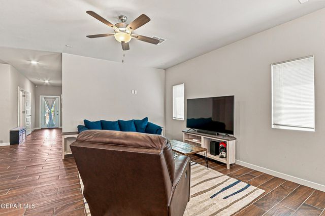 13689 FLORA VISTA Avenue, Horizon City, TX 79928