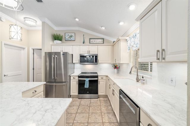 17760 SE 85TH CAUSTON COURT, The Villages, FL 32162