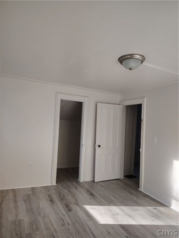 142 Warrington Road West, Syracuse, NY 13205