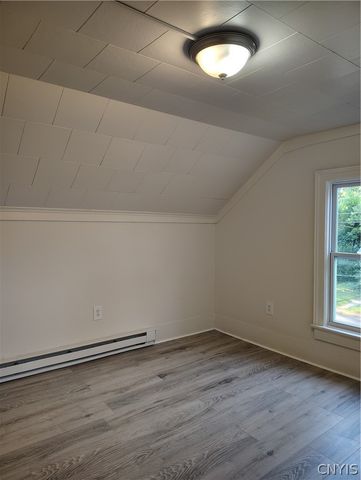 142 Warrington Road West, Syracuse, NY 13205