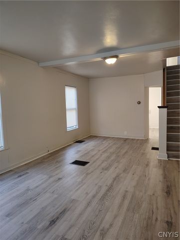 142 Warrington Road West, Syracuse, NY 13205