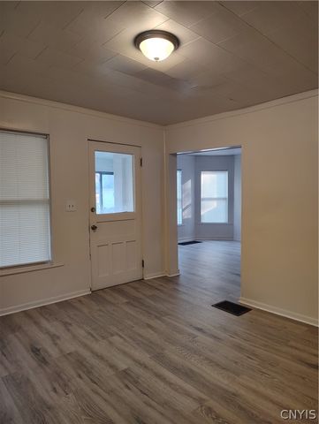 142 Warrington Road West, Syracuse, NY 13205