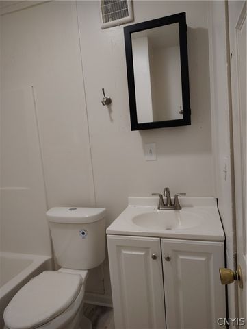 142 Warrington Road West, Syracuse, NY 13205