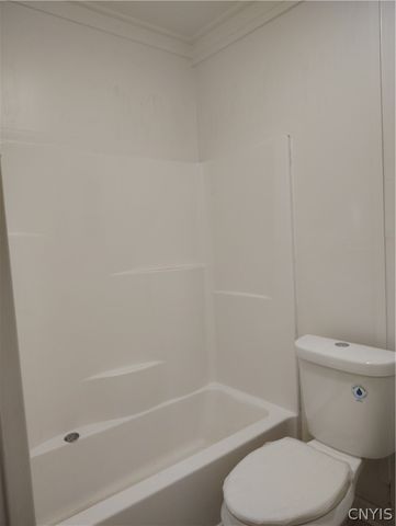 142 Warrington Road West, Syracuse, NY 13205