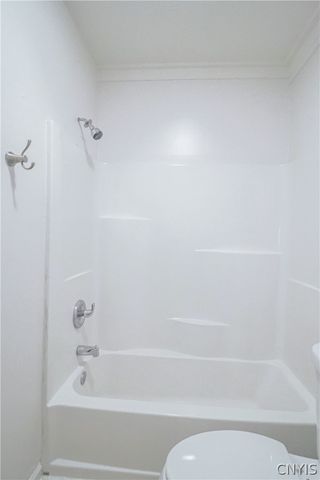 142 Warrington Road West, Syracuse, NY 13205