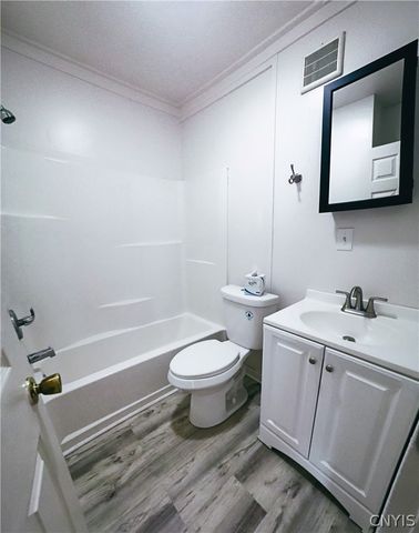 142 Warrington Road West, Syracuse, NY 13205