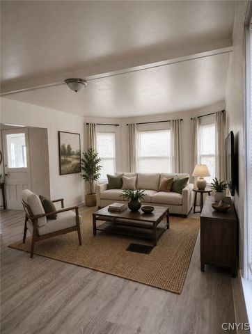 142 Warrington Road West, Syracuse, NY 13205