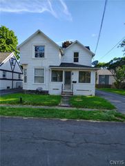 142 Warrington Road West, Syracuse, NY 13205