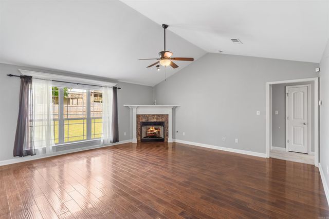 5501 Aviator Drive, Jacksonville, AR 72076