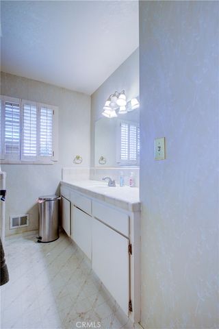 2212 Mauna Loa, Ceres, CA 95307