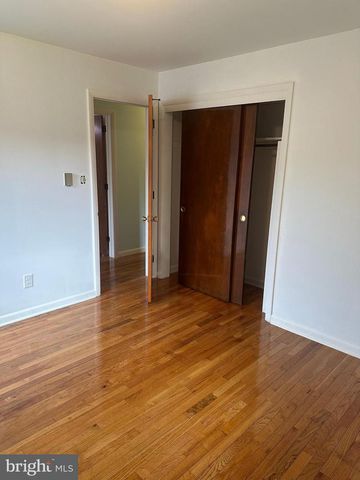 214 WHITTIER LN, Lancaster, PA 17602