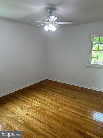 214 WHITTIER LN, Lancaster, PA 17602