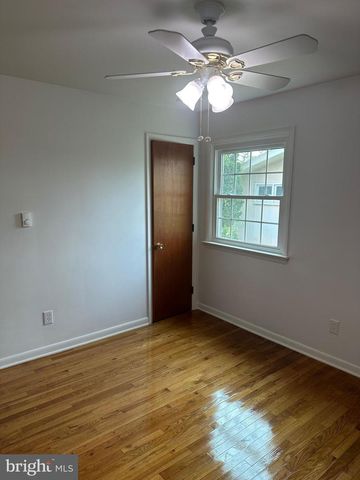 214 WHITTIER LN, Lancaster, PA 17602