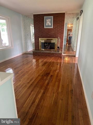 214 WHITTIER LN, Lancaster, PA 17602