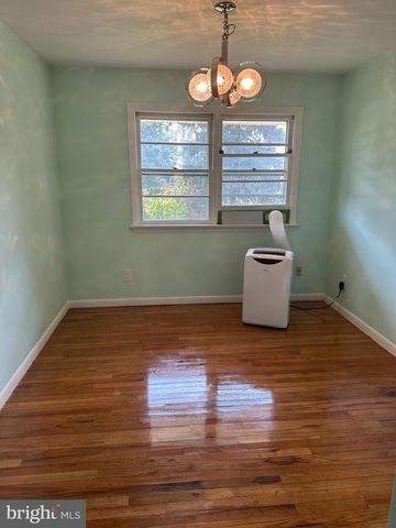 214 WHITTIER LN, Lancaster, PA 17602