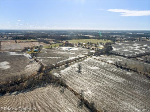 1136 S Nichols Road, Swartz Creek, MI 48473