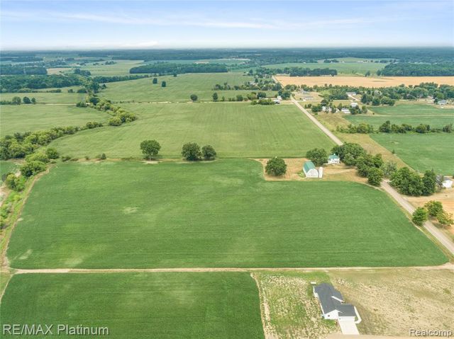 1136 S Nichols Road, Swartz Creek, MI 48473