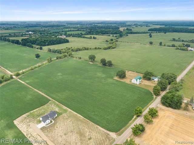 1136 S Nichols Road, Swartz Creek, MI 48473