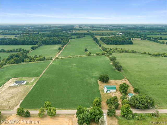 1136 S Nichols Road, Swartz Creek, MI 48473