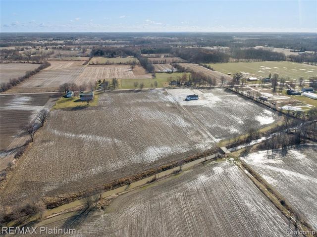 1136 S Nichols Road, Swartz Creek, MI 48473