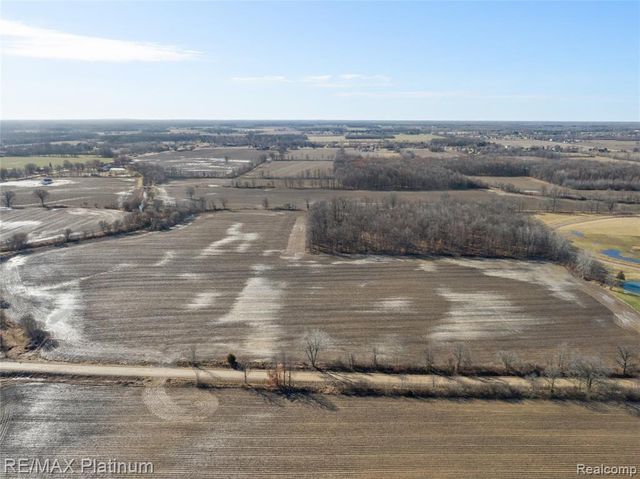 1136 S Nichols Road, Swartz Creek, MI 48473