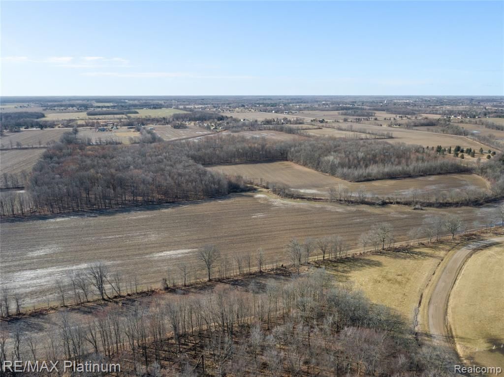 1136 S Nichols Road, Swartz Creek, MI 48473