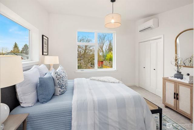 7521 12th Avenue NW, Seattle, WA 98117