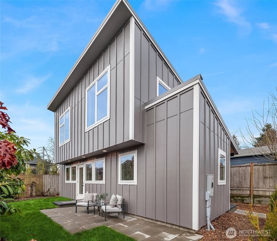 7521 12th Avenue NW, Seattle, WA 98117