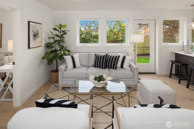 7521 12th Avenue NW, Seattle, WA 98117