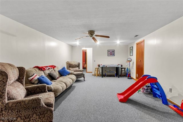 557 Windamere Avenue NW, Massillon, OH 44646