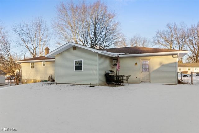 557 Windamere Avenue NW, Massillon, OH 44646