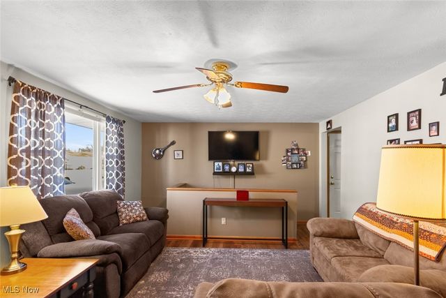 557 Windamere Avenue NW, Massillon, OH 44646