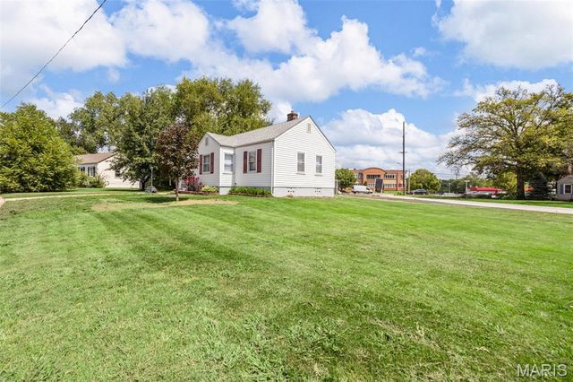 3661 Saint Marguerite Lane, St Ann, MO 63074