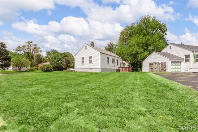 3661 Saint Marguerite Lane, St Ann, MO 63074