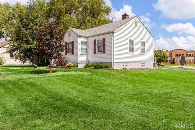 3661 Saint Marguerite Lane, St Ann, MO 63074