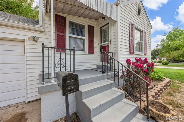 3661 Saint Marguerite Lane, St Ann, MO 63074