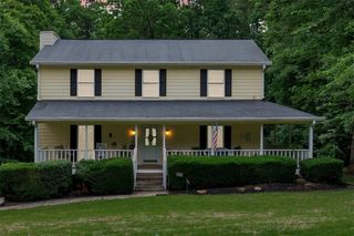 40 Picketts Forge W Drive, Acworth, GA 30101