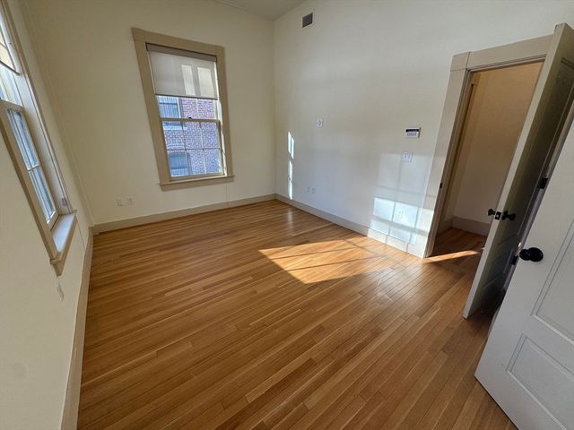 10 Linwood 3, Boston, MA 02119