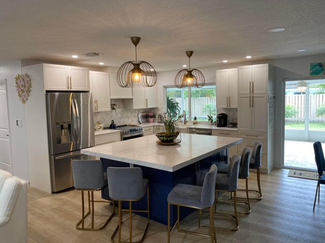 1050 NW 6th Terrace, Boca Raton, FL 33486