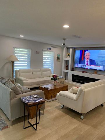 1050 NW 6th Terrace, Boca Raton, FL 33486