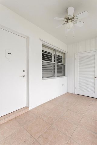 111 Shore Court 203, North Palm Beach, FL 33408