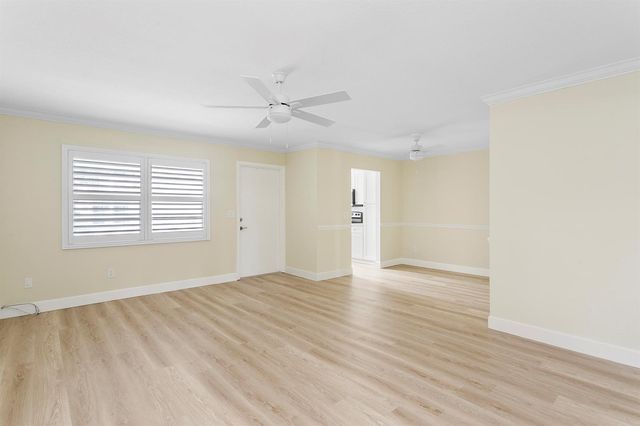 111 Shore Court 203, North Palm Beach, FL 33408