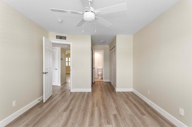 111 Shore Court 203, North Palm Beach, FL 33408