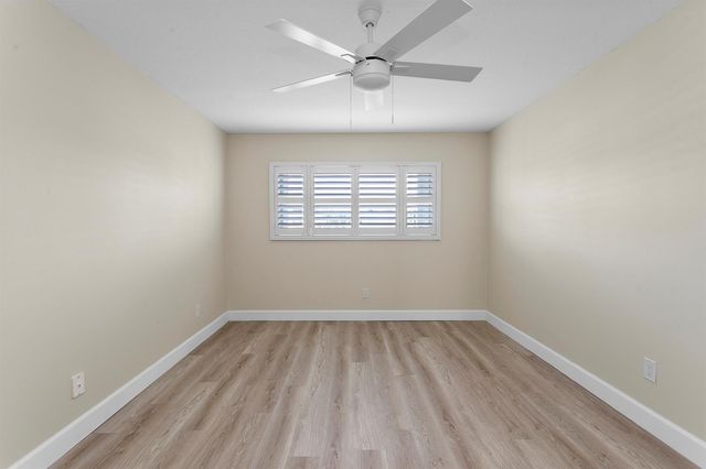 111 Shore Court 203, North Palm Beach, FL 33408